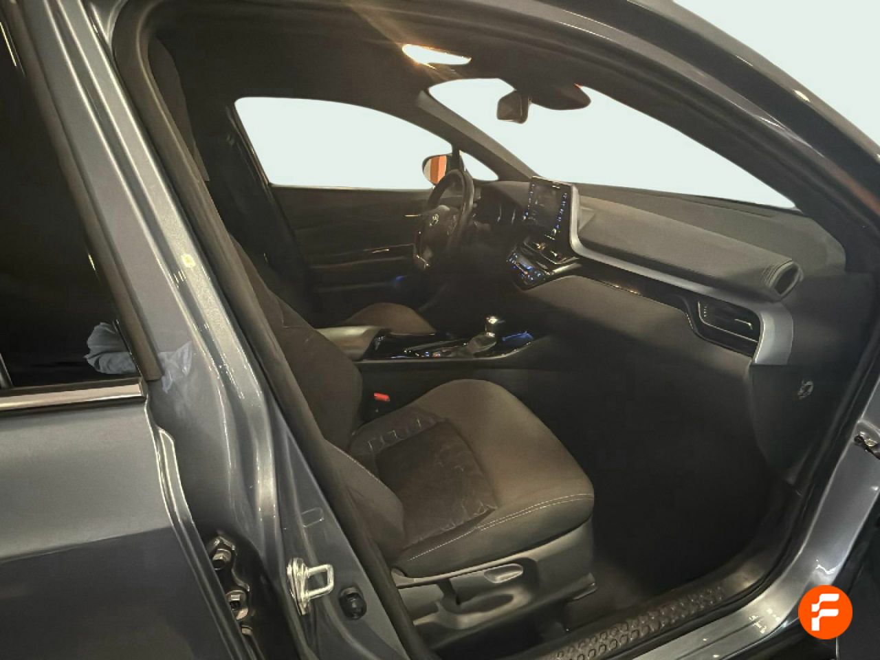 Foto Toyota C-HR 10