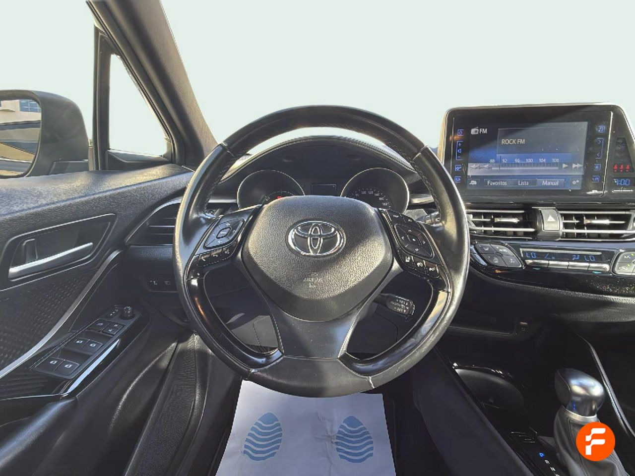 Foto Toyota C-HR 13