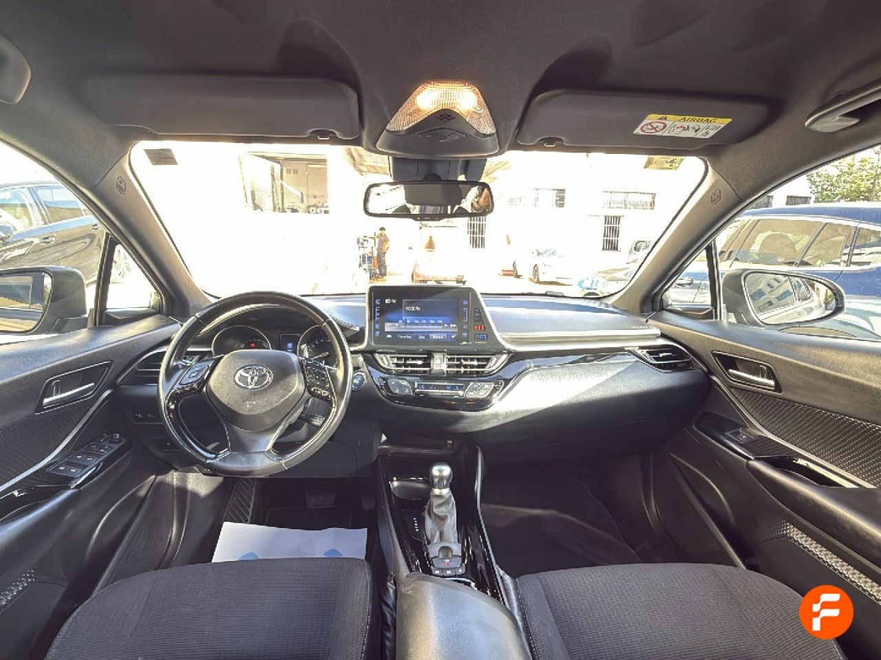 Foto Toyota C-HR 16