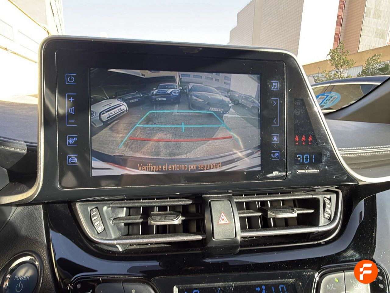 Foto Toyota C-HR 17