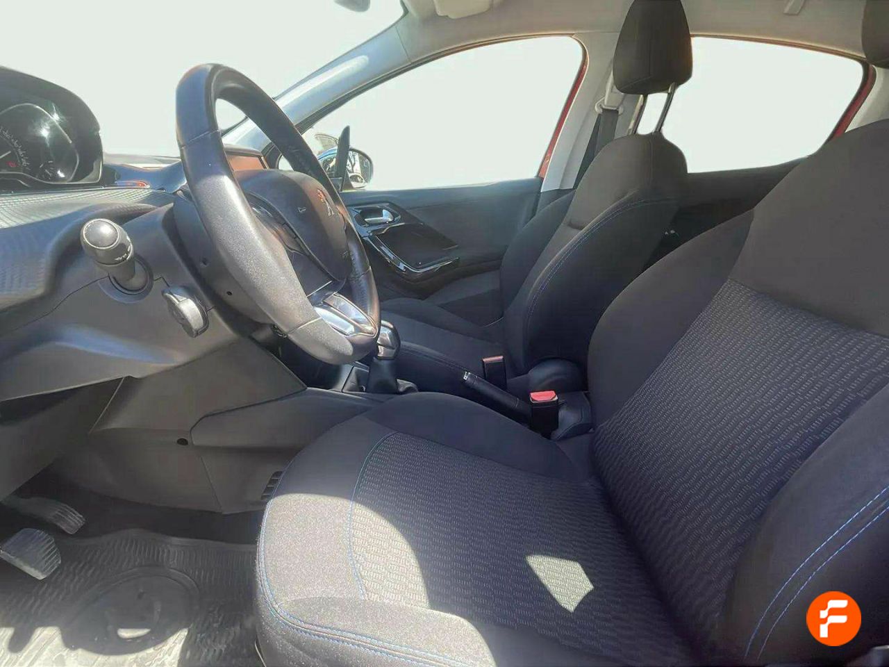 Foto Peugeot 208 13