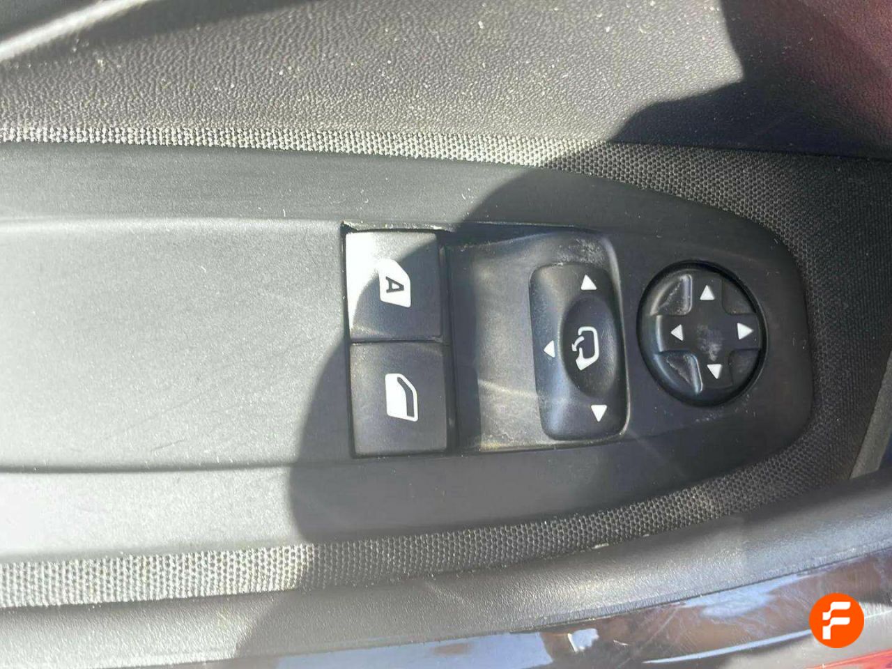 Foto Peugeot 208 18