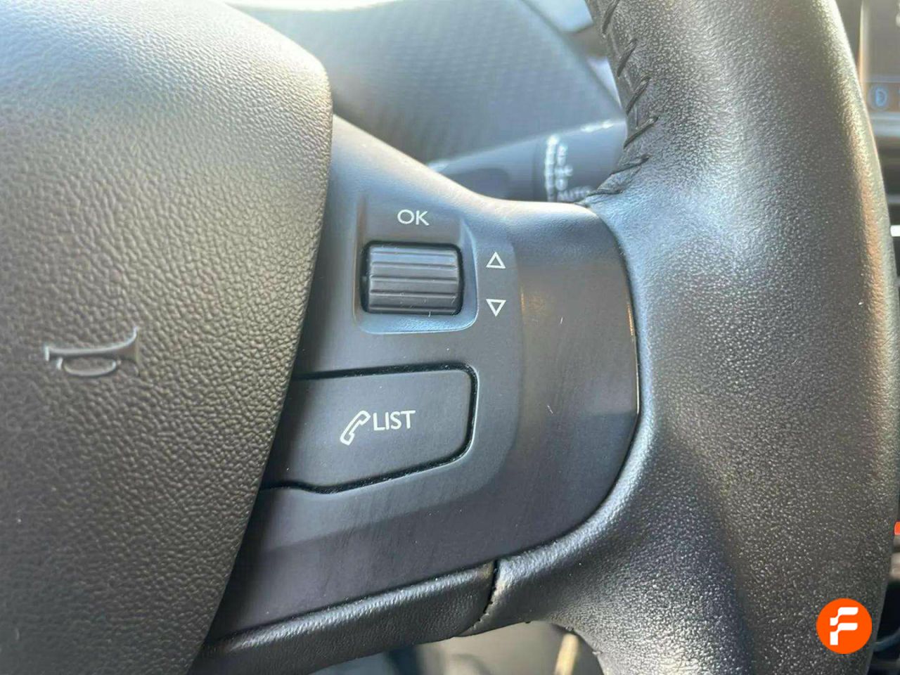 Foto Peugeot 208 19