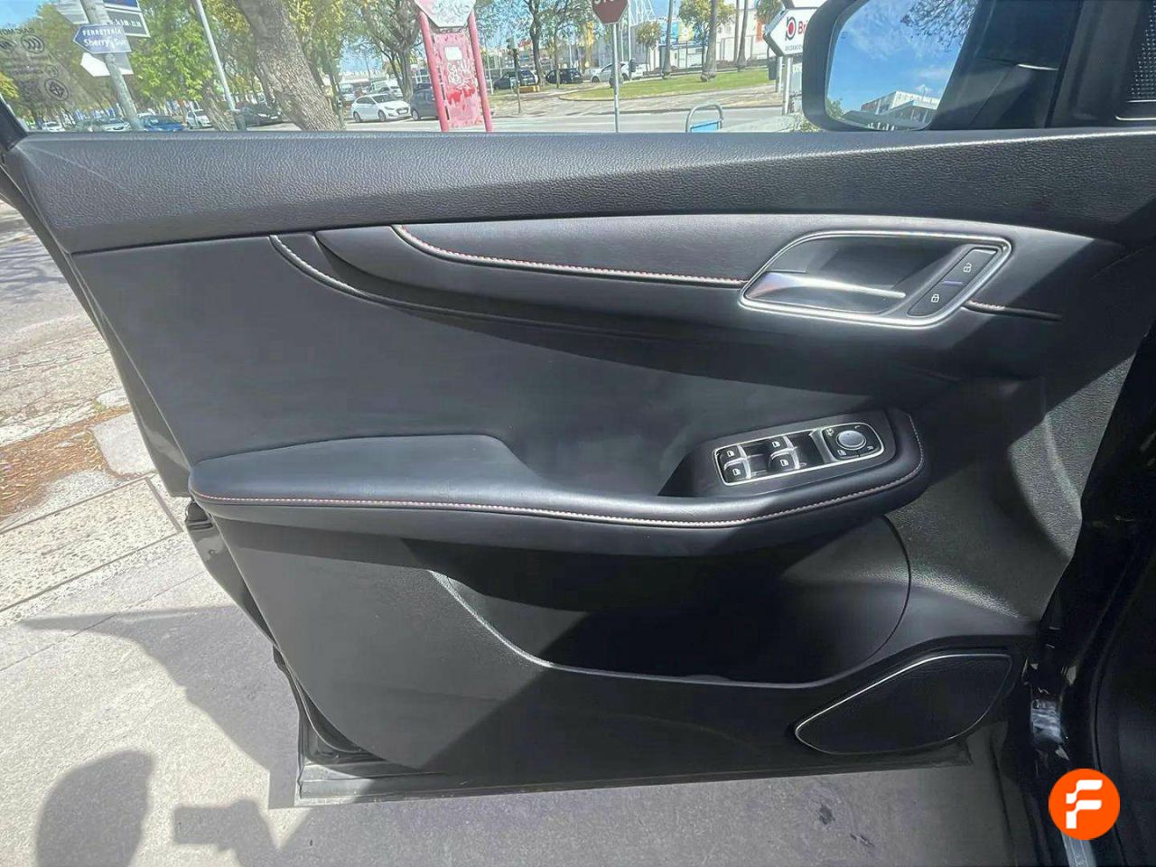 Foto MG HS 19