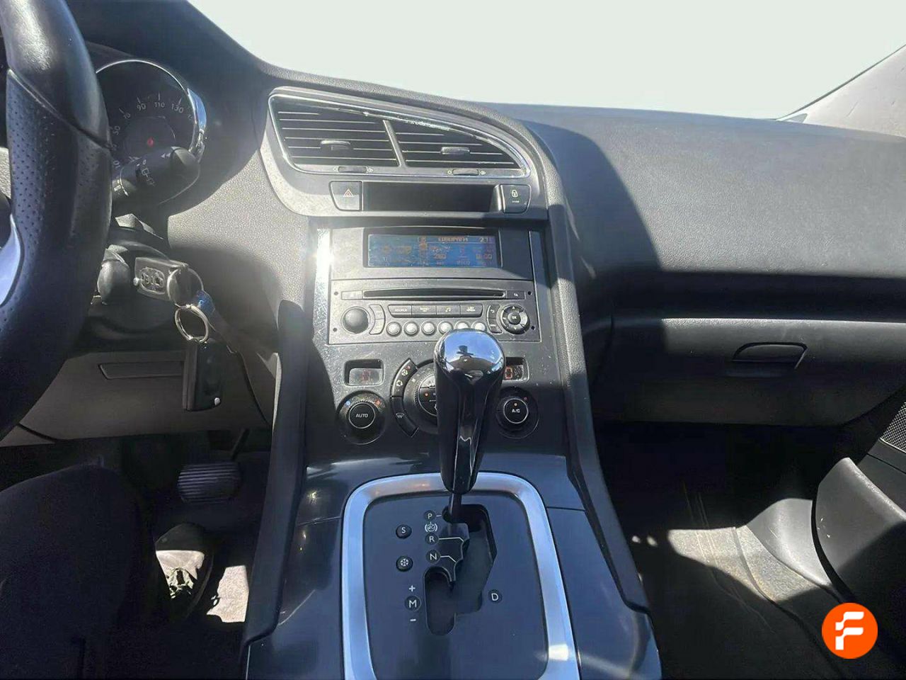 Foto Peugeot 5008 11