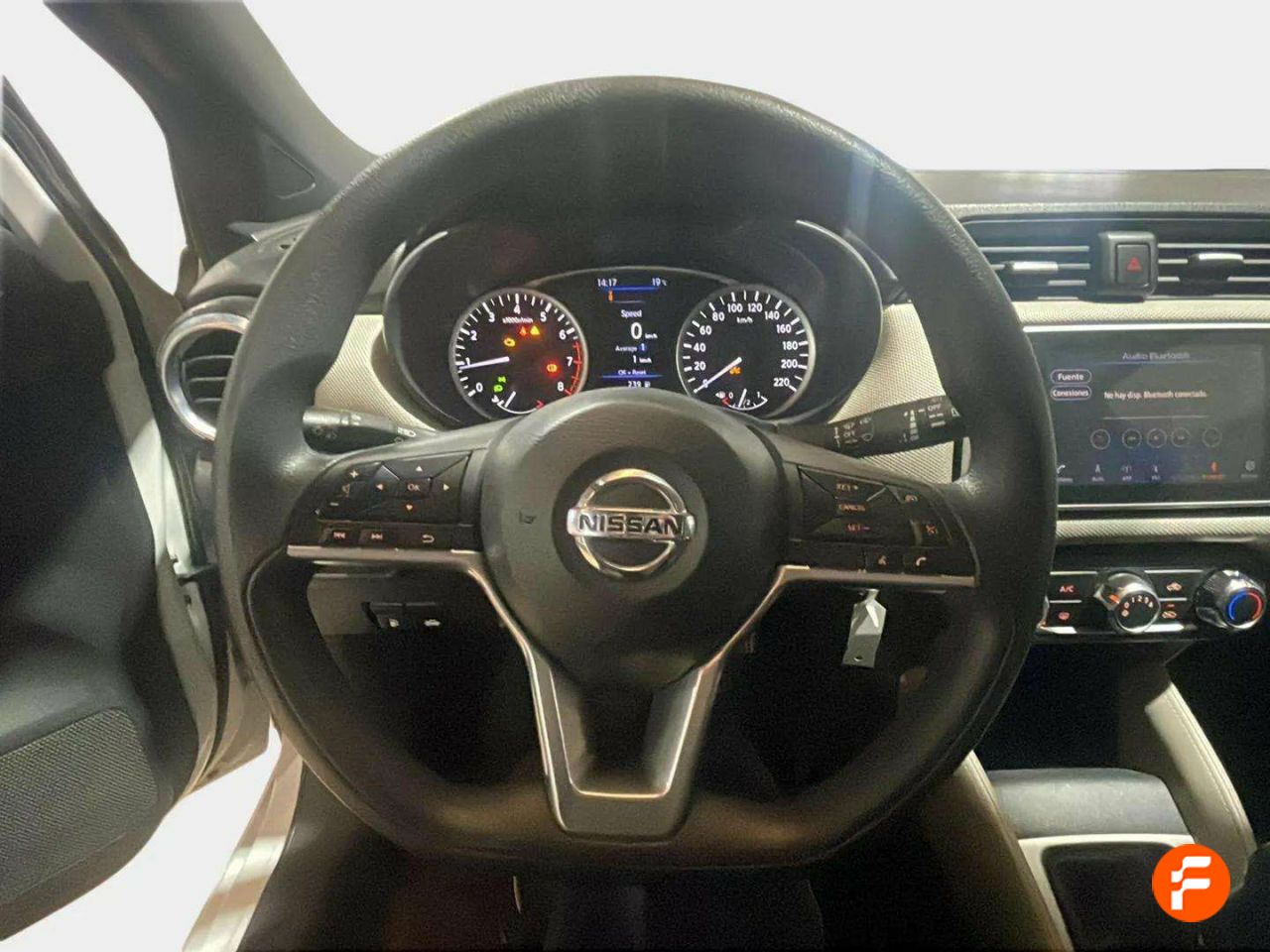 Foto Nissan Micra 12