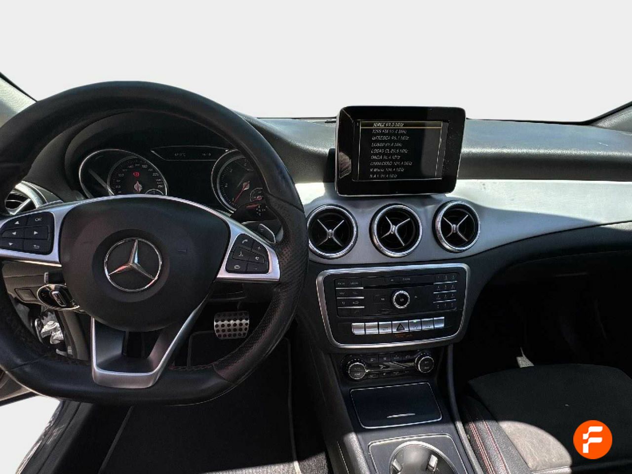 Foto Mercedes-Benz Clase CLA 17