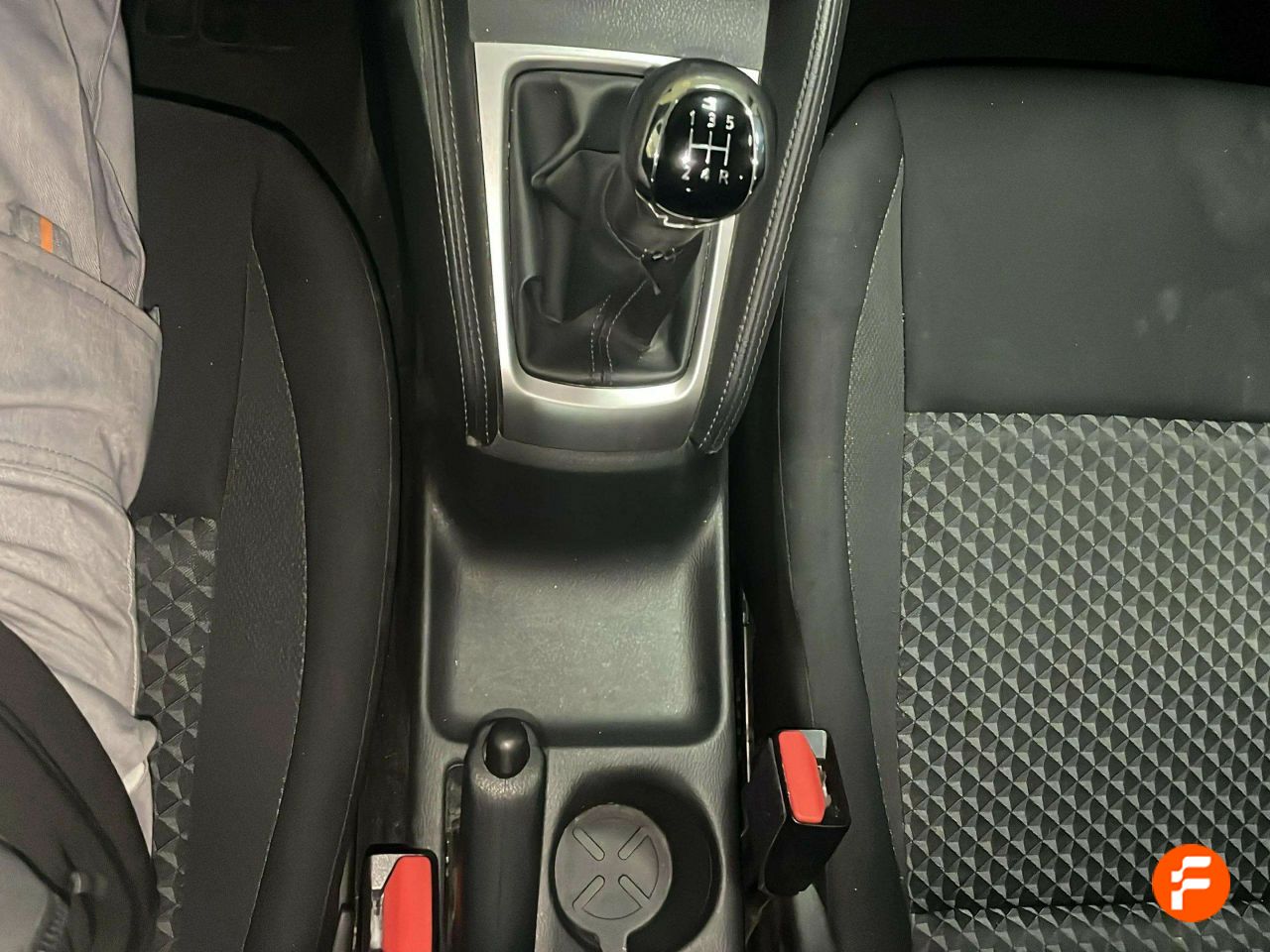 Foto Nissan Micra 32