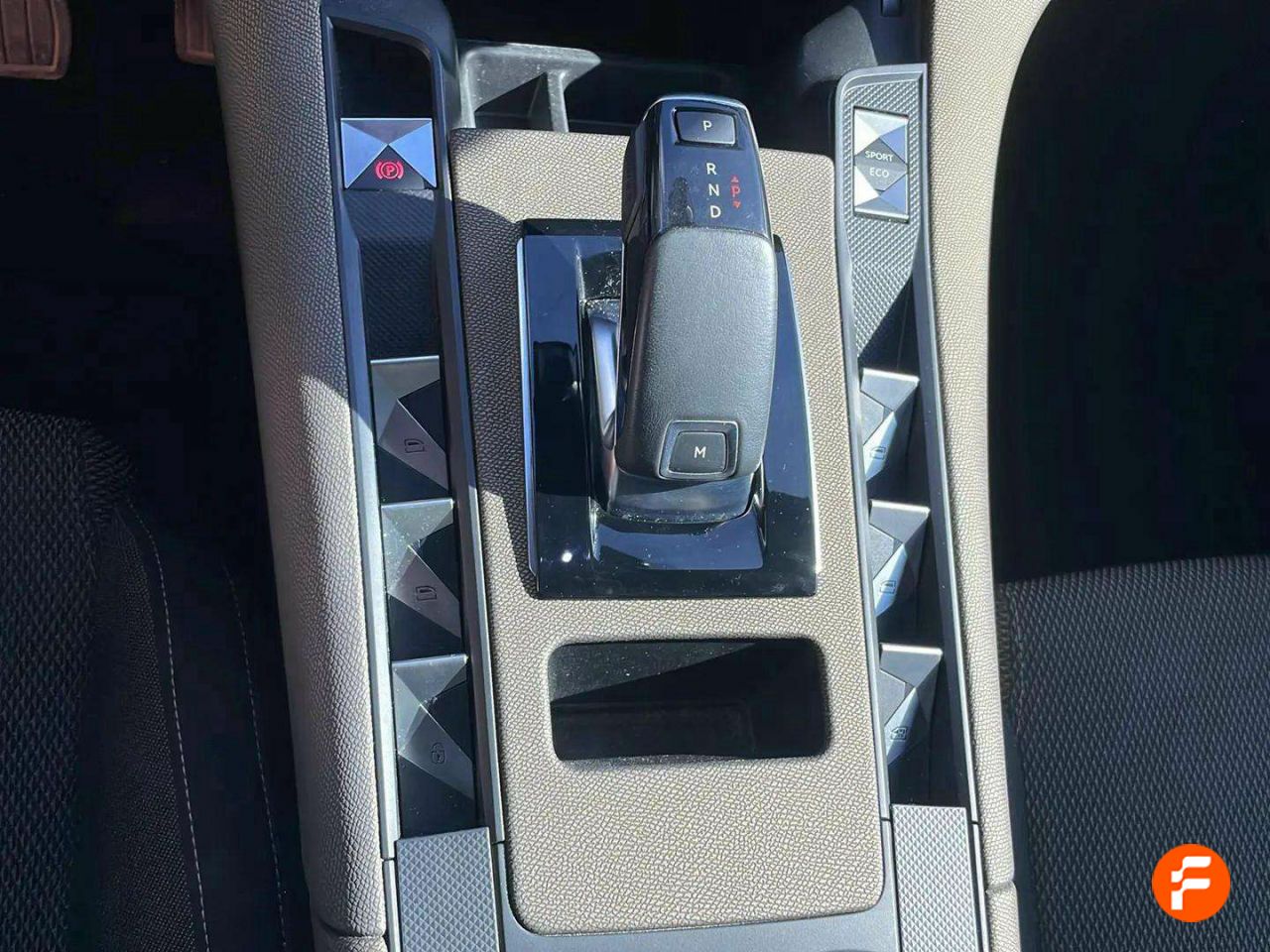 Foto DS Automobiles DS 7 26