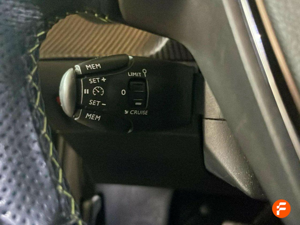 Foto Peugeot 208 28