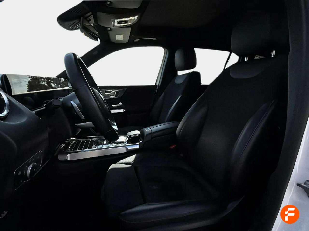 Foto Mercedes-Benz Clase GLB 14