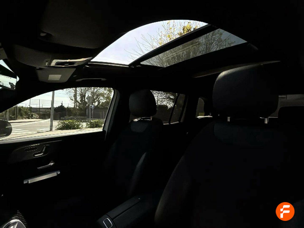 Foto Mercedes-Benz Clase GLB 21