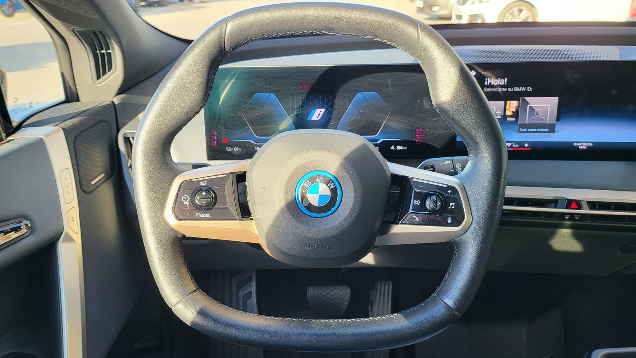 Foto BMW iX3 23