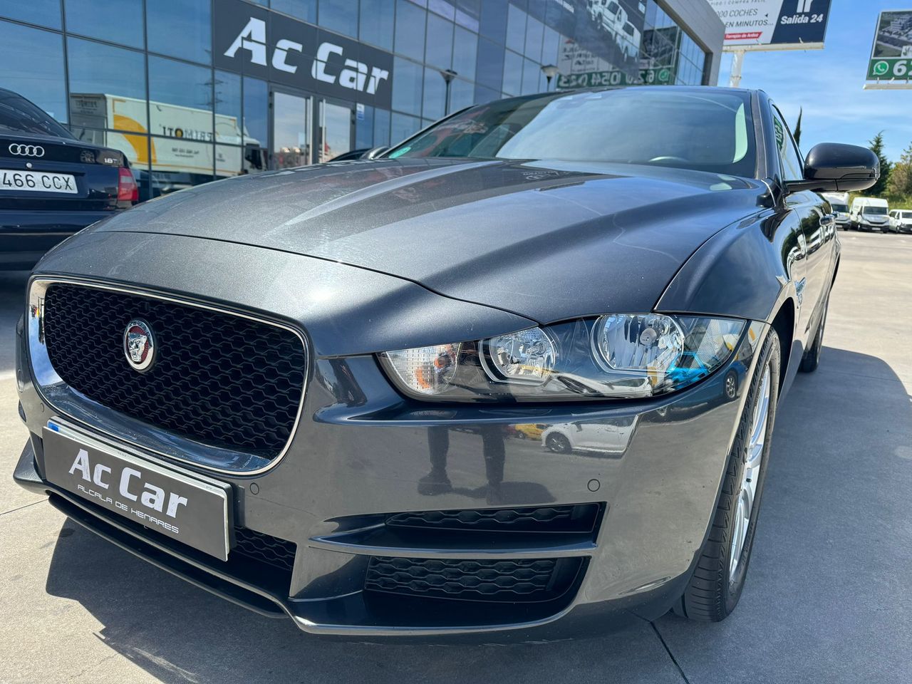 Foto Jaguar XE 2