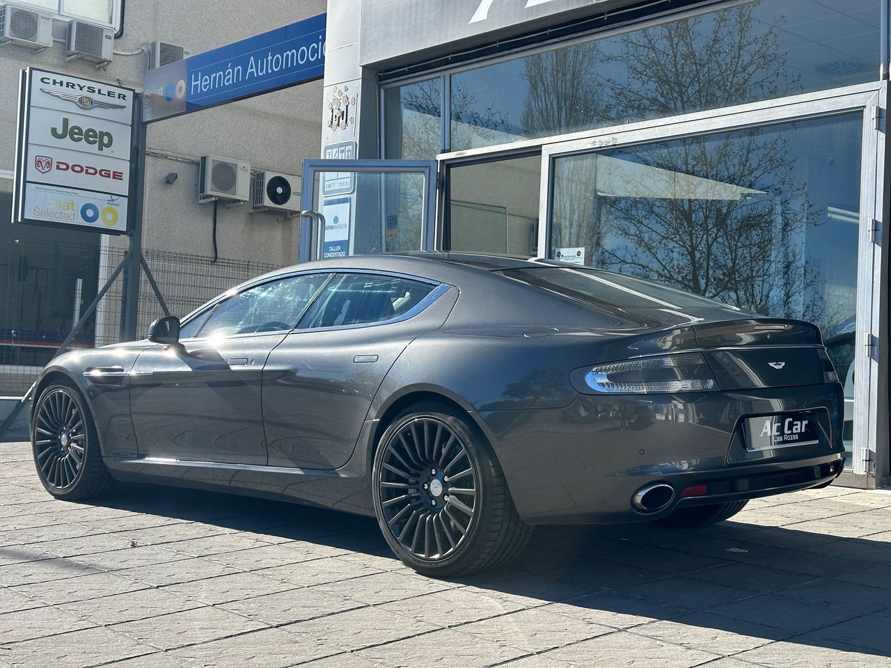 Foto Aston martin Rapide 4