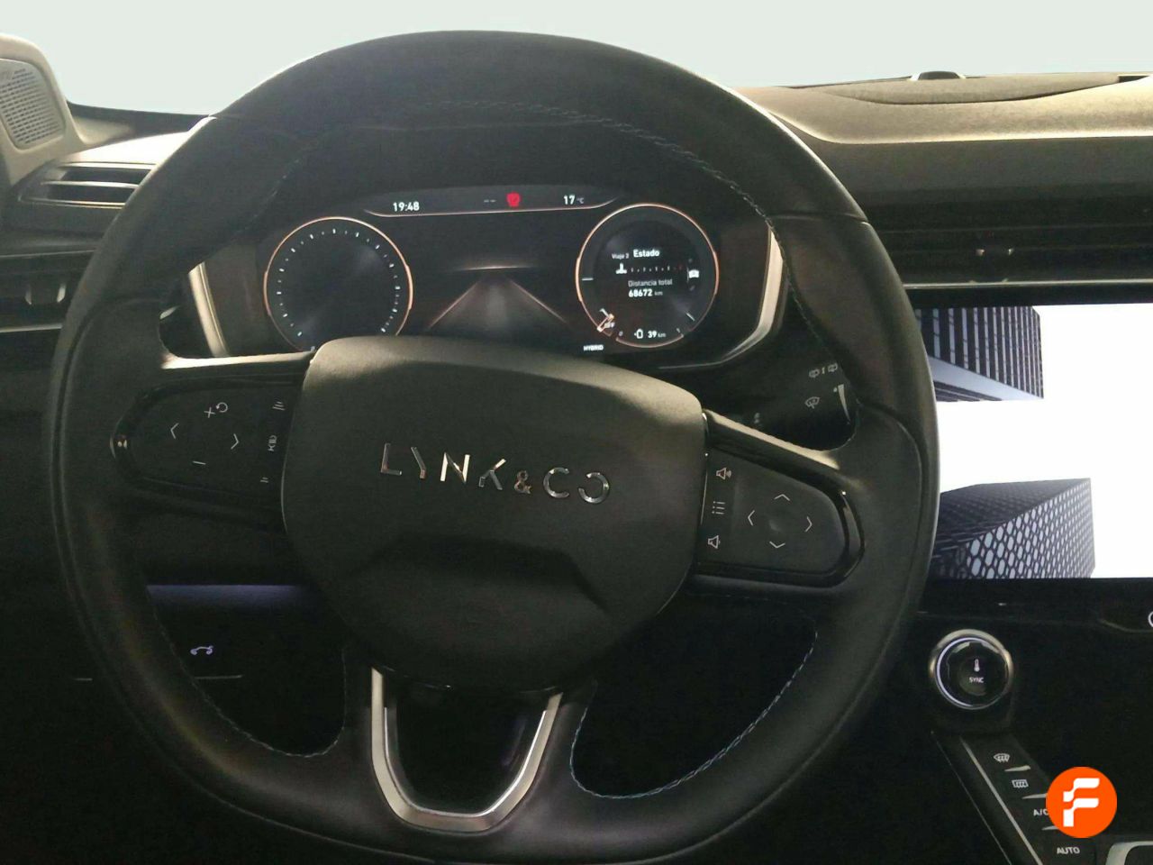 Foto LYNK&CO 01 14