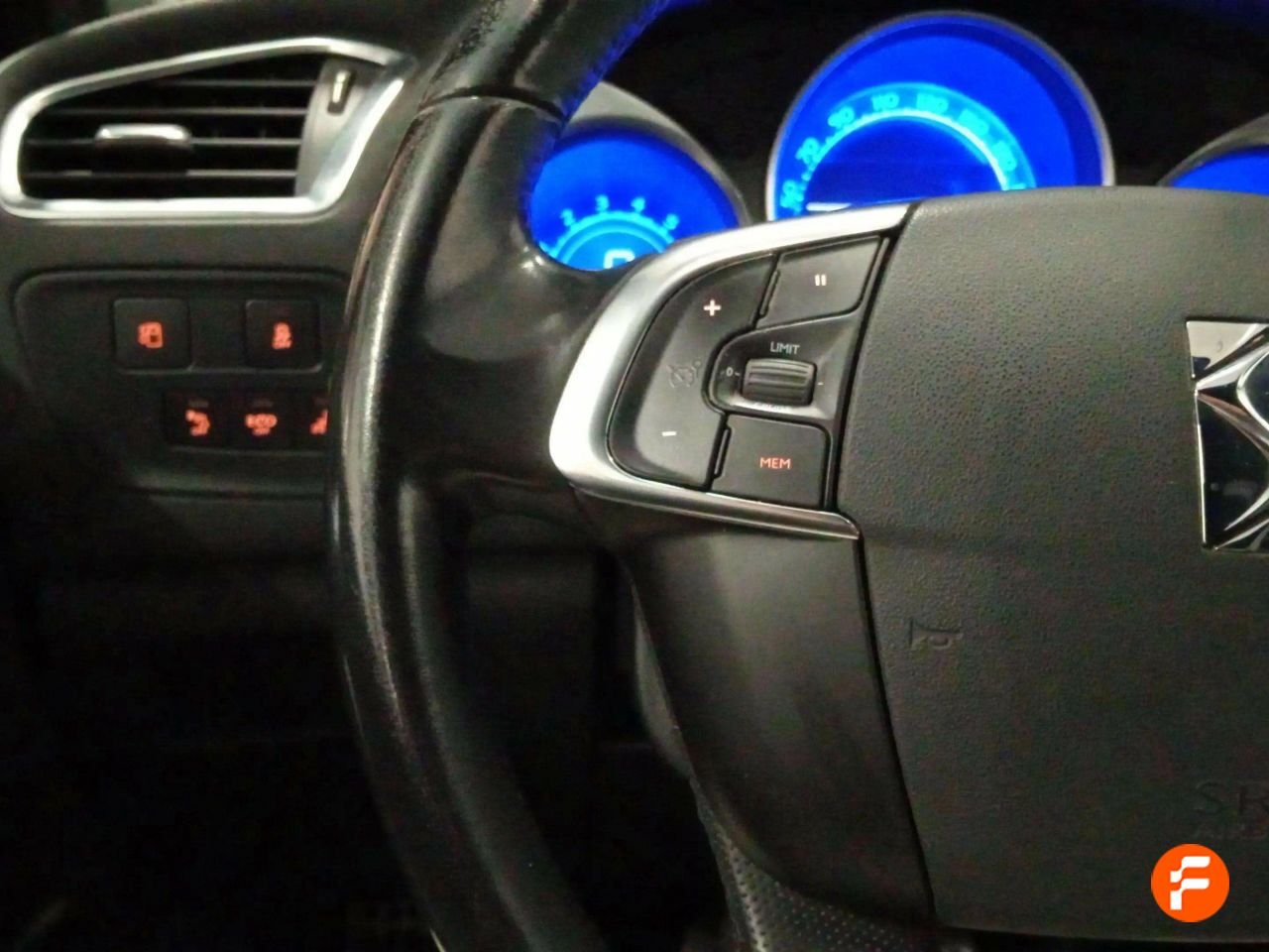 Foto DS Automobiles DS 4 25