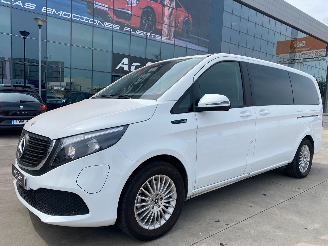 Foto Mercedes-Benz EQV 4