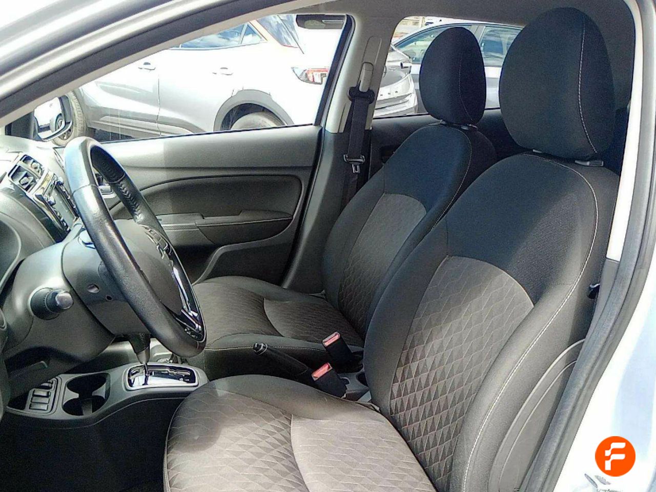 Foto Mitsubishi Space Star 15