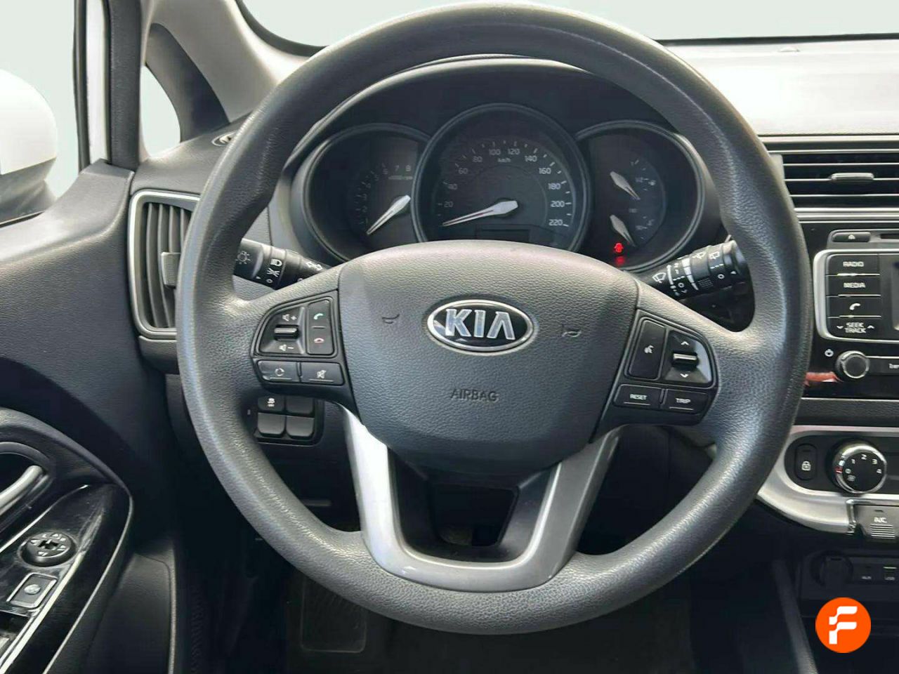 Foto Kia Rio 10