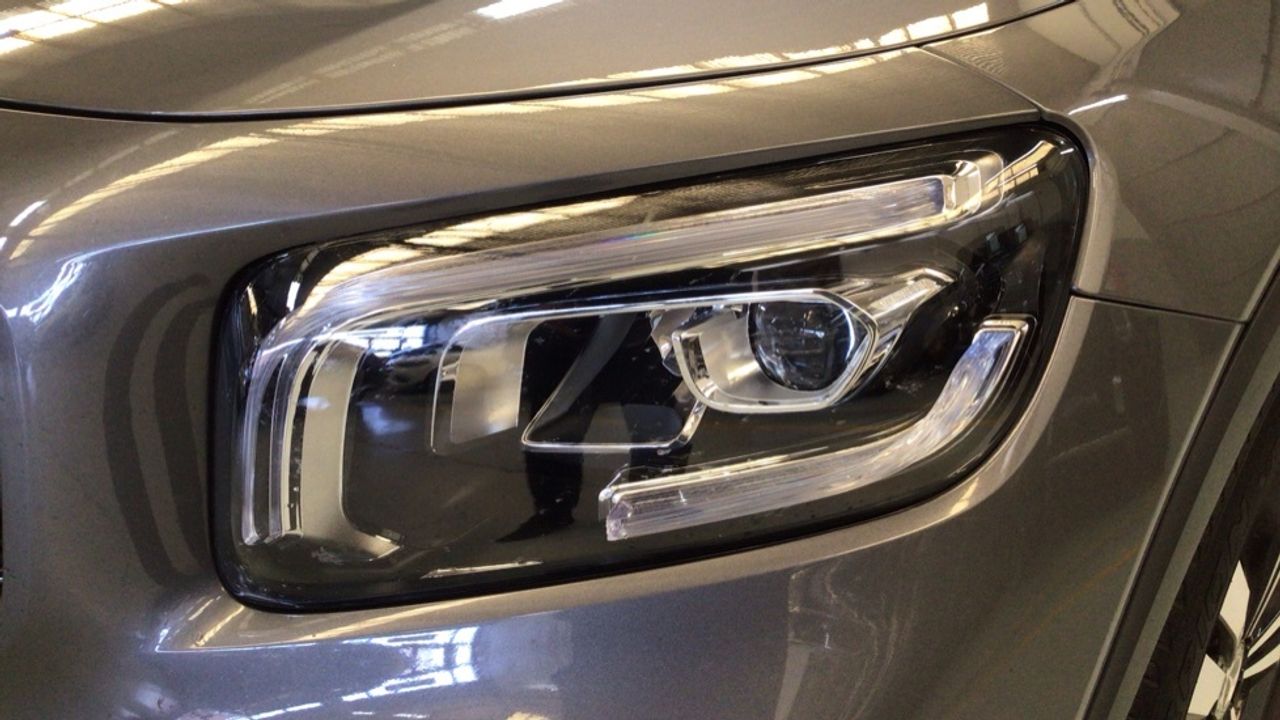Foto Mercedes-Benz Clase GLB 15