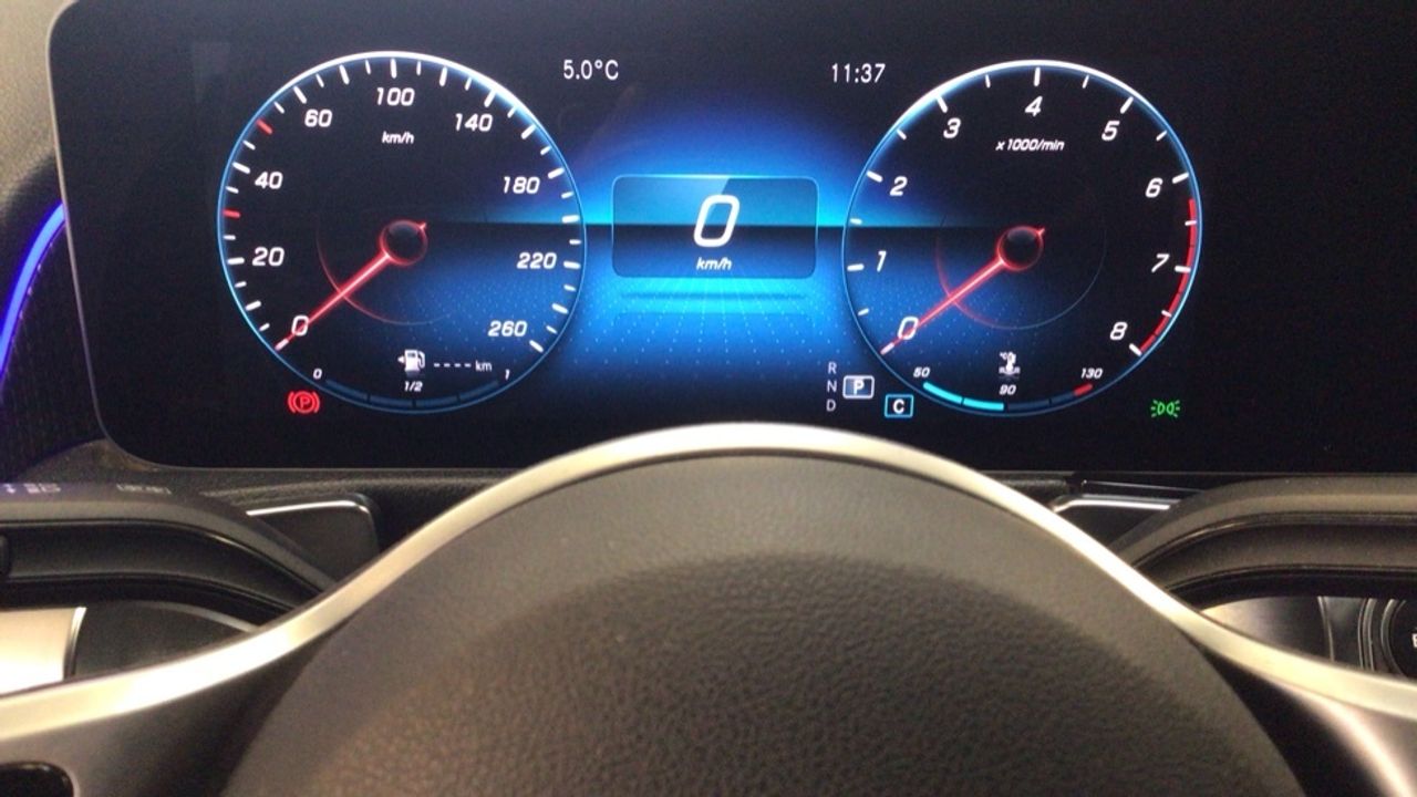 Foto Mercedes-Benz Clase GLB 19