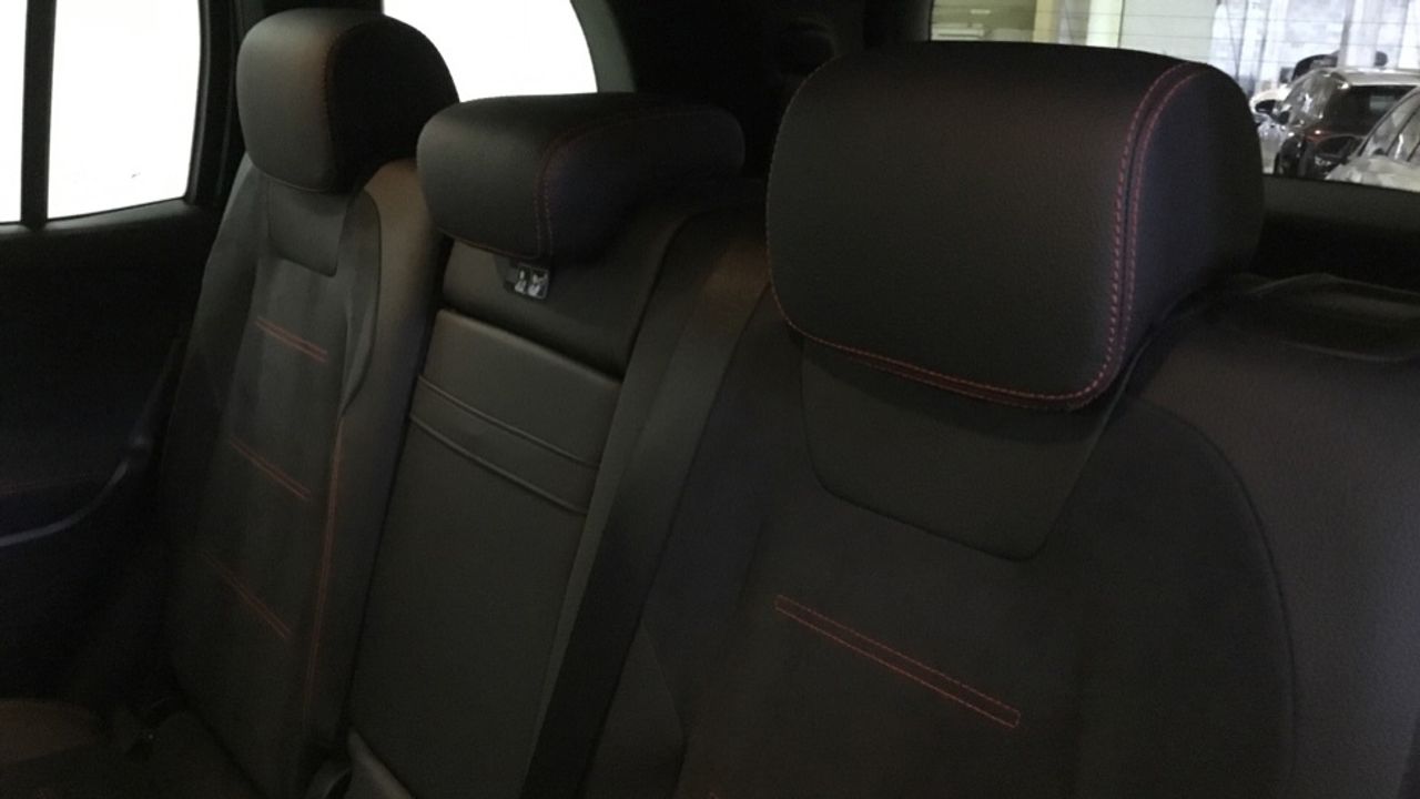 Foto Mercedes-Benz Clase GLB 11