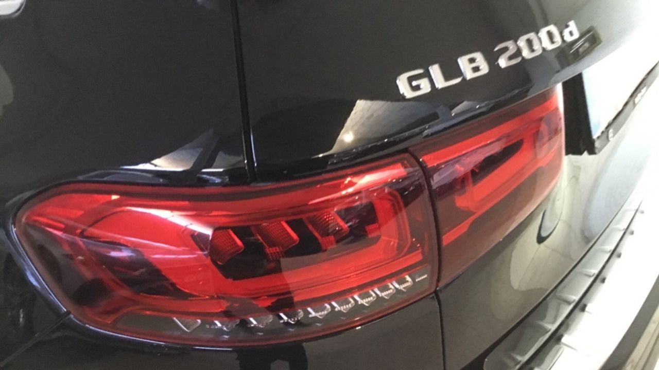 Foto Mercedes-Benz Clase GLB 21