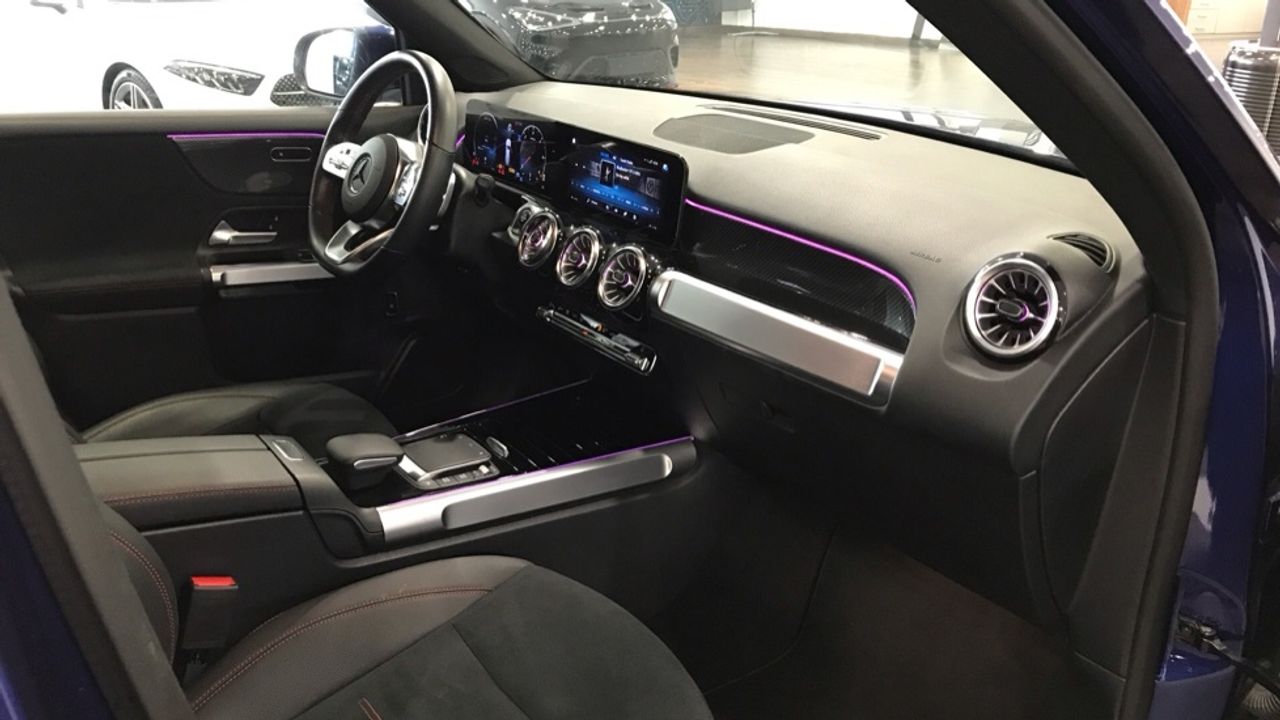 Foto Mercedes-Benz Clase GLB 10