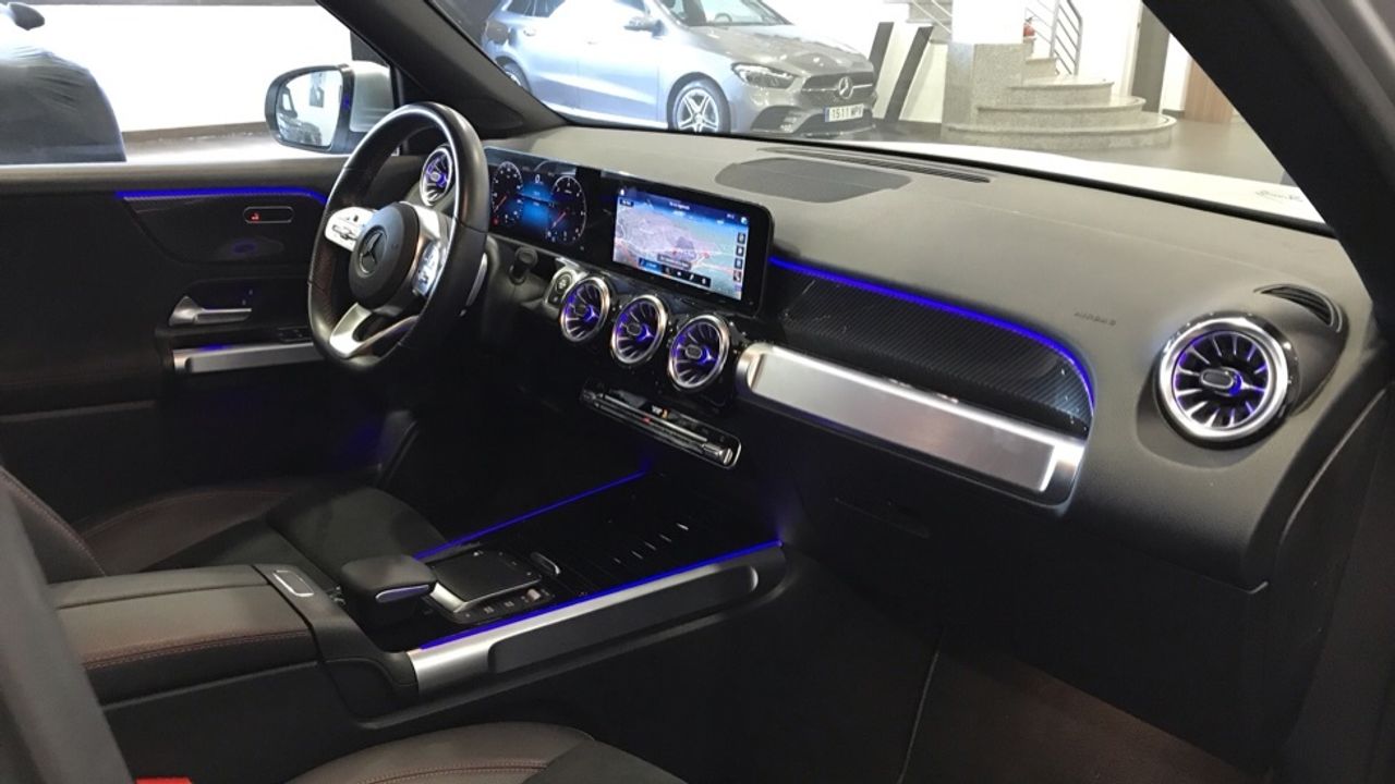 Foto Mercedes-Benz Clase GLB 10
