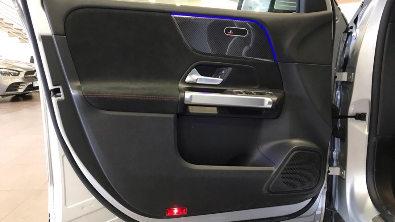 Foto Mercedes-Benz Clase GLB 19