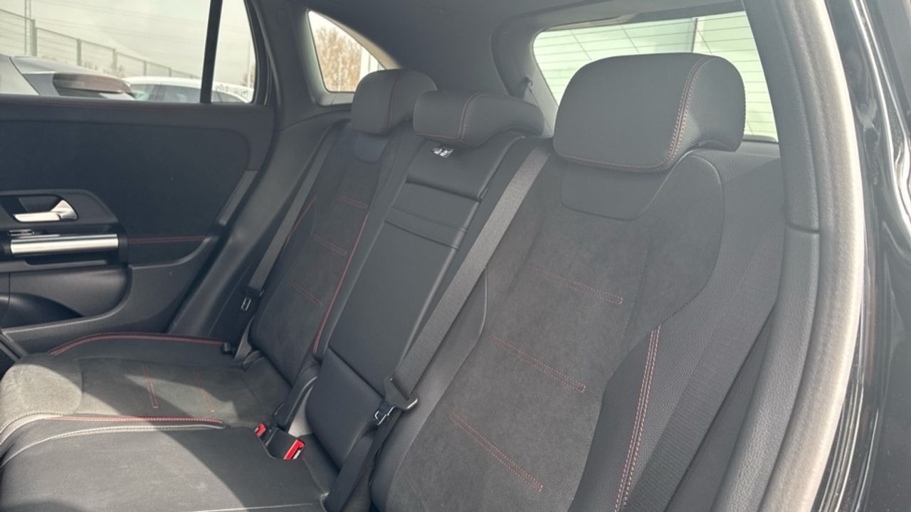 Foto Mercedes-Benz Clase GLA 11