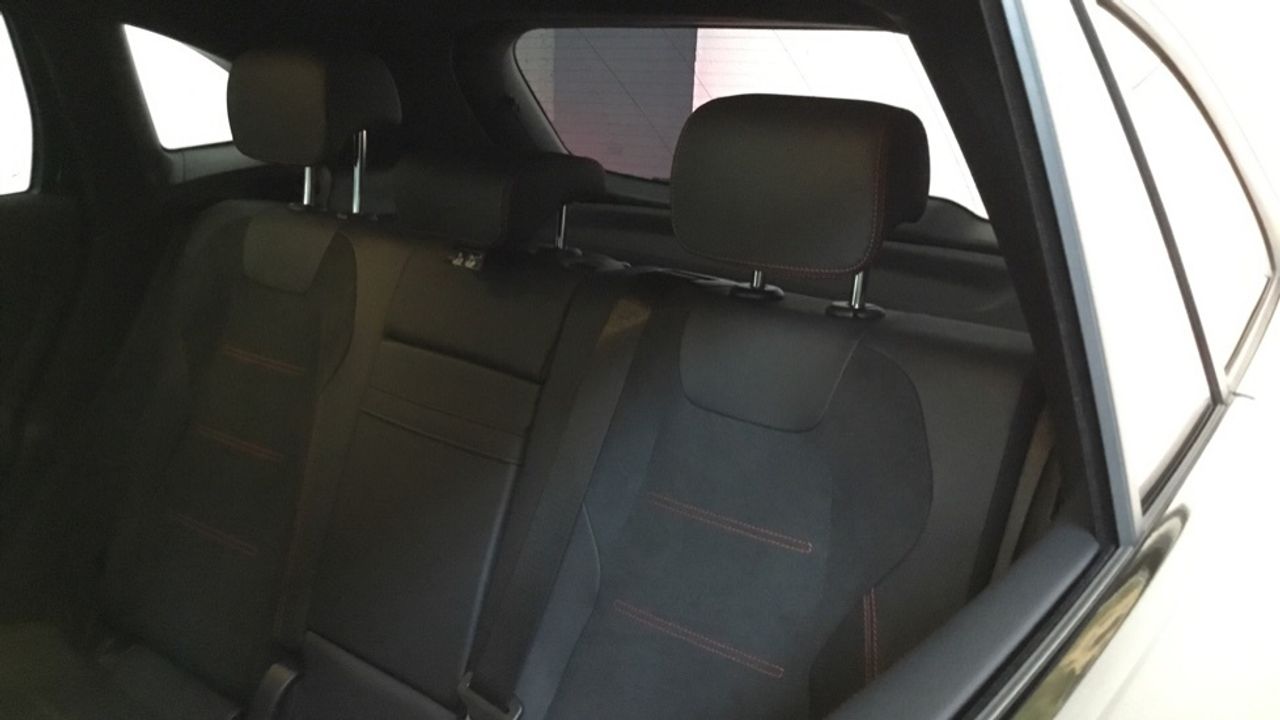Foto Mercedes-Benz Clase GLA 11