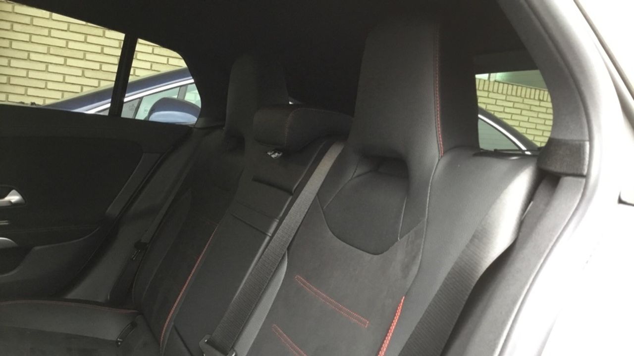 Foto Mercedes-Benz Clase CLA 11