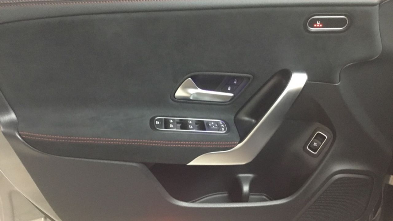 Foto Mercedes-Benz Clase CLA 17