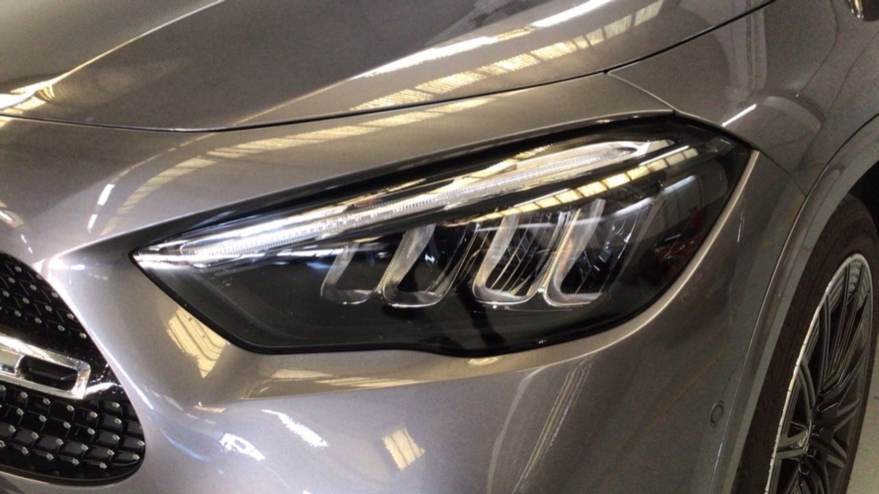 Foto Mercedes-Benz Clase GLA 15