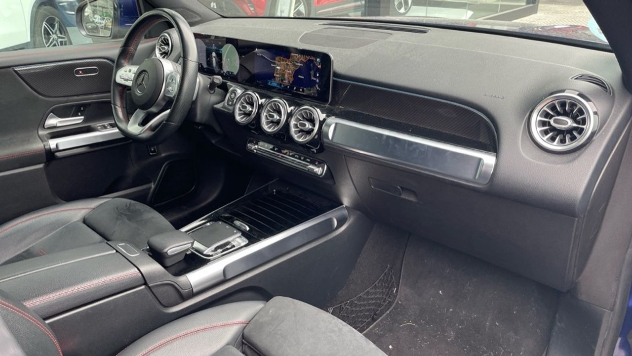 Foto Mercedes-Benz Clase GLB 10