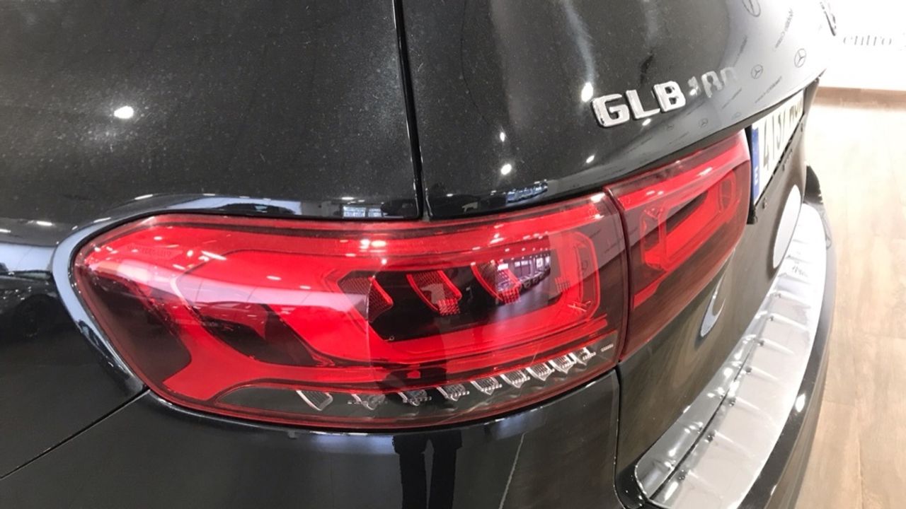 Foto Mercedes-Benz Clase GLB 18