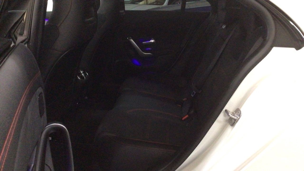 Foto Mercedes-Benz Clase CLA 11