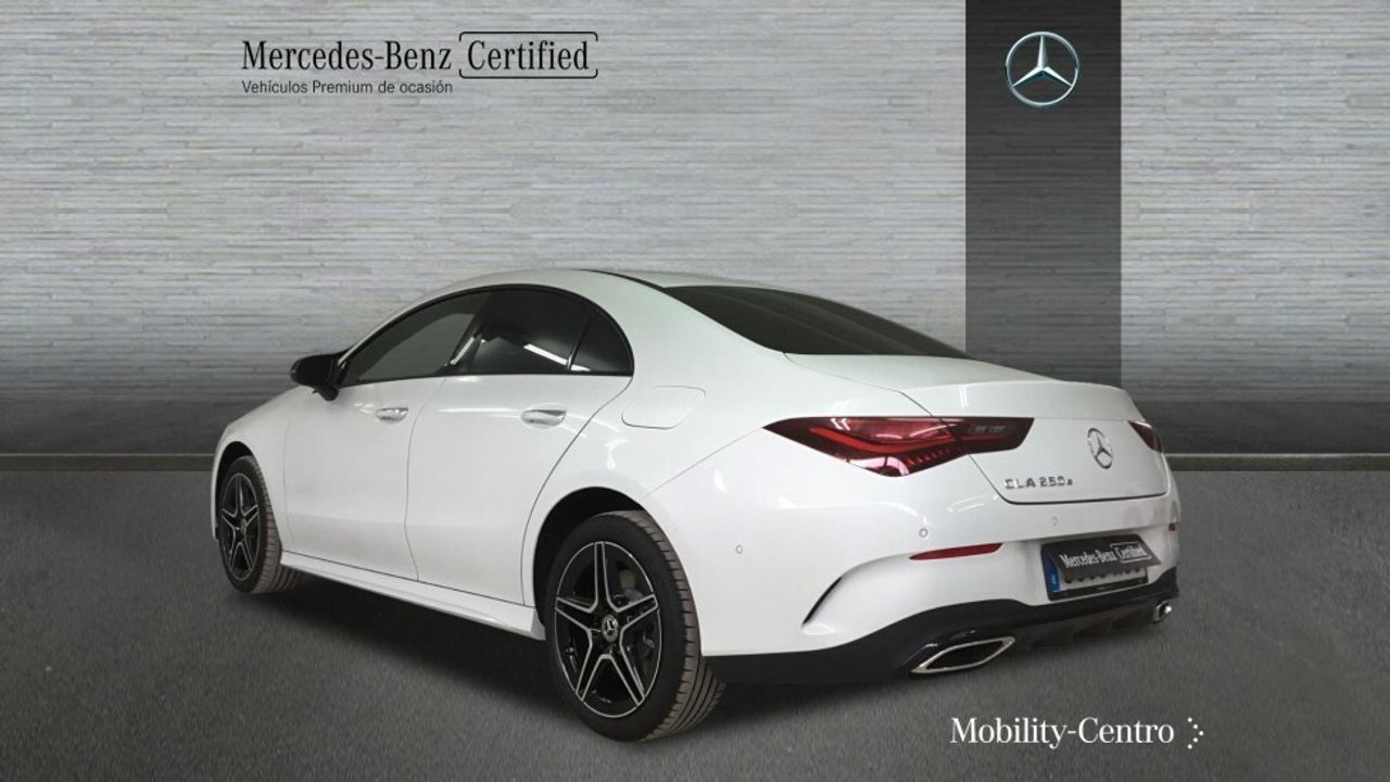 Foto Mercedes-Benz Clase CLA 4