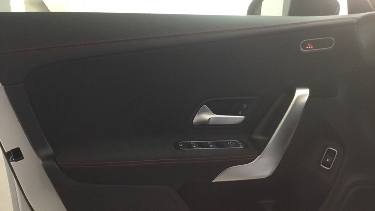 Foto Mercedes-Benz Clase CLA 20