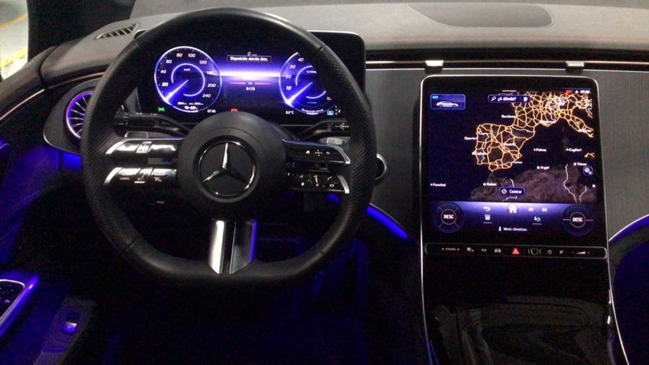 Foto Mercedes-Benz EQE 9