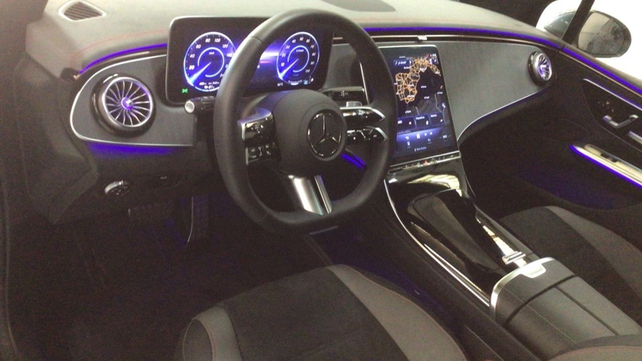 Foto Mercedes-Benz EQE 6