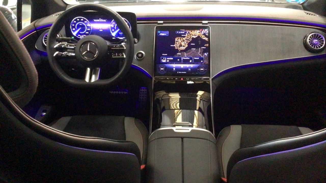 Foto Mercedes-Benz EQE 8