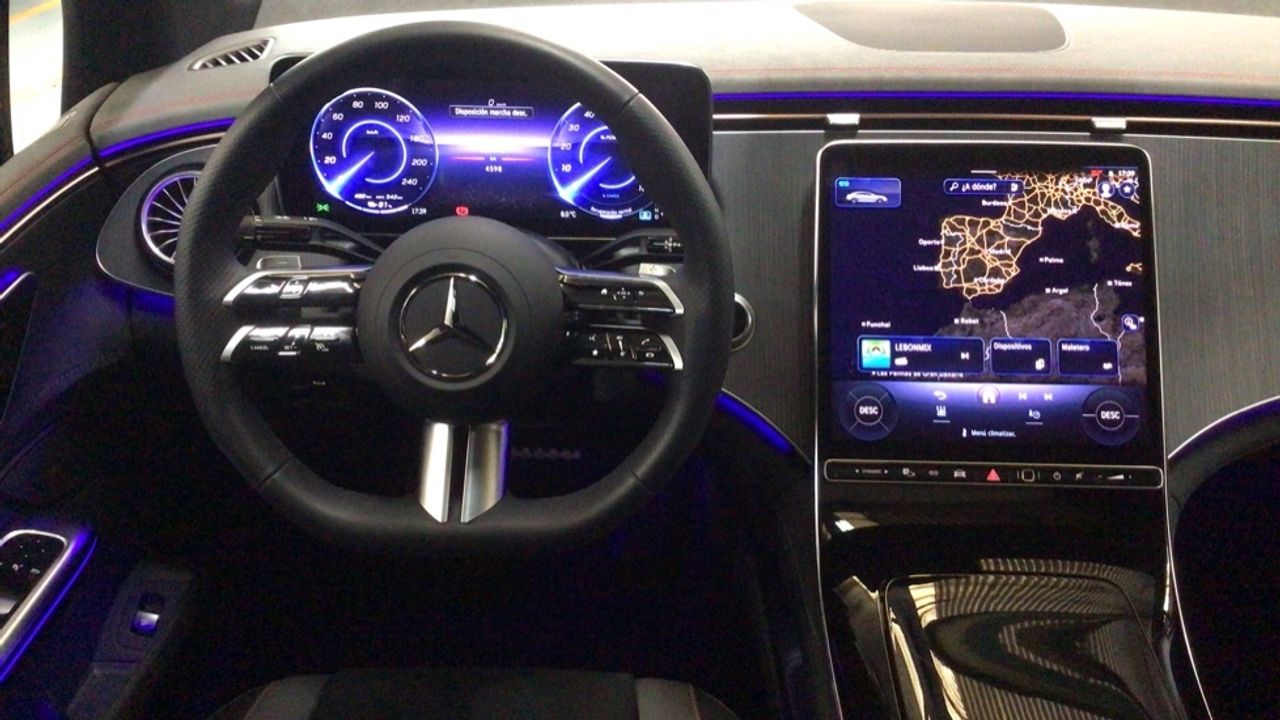 Foto Mercedes-Benz EQE 9