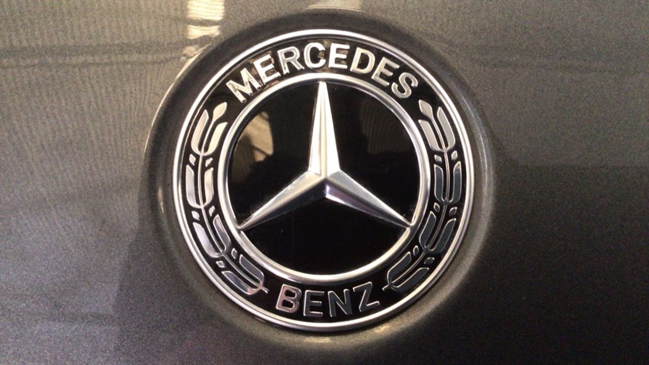 Foto Mercedes-Benz EQE 13
