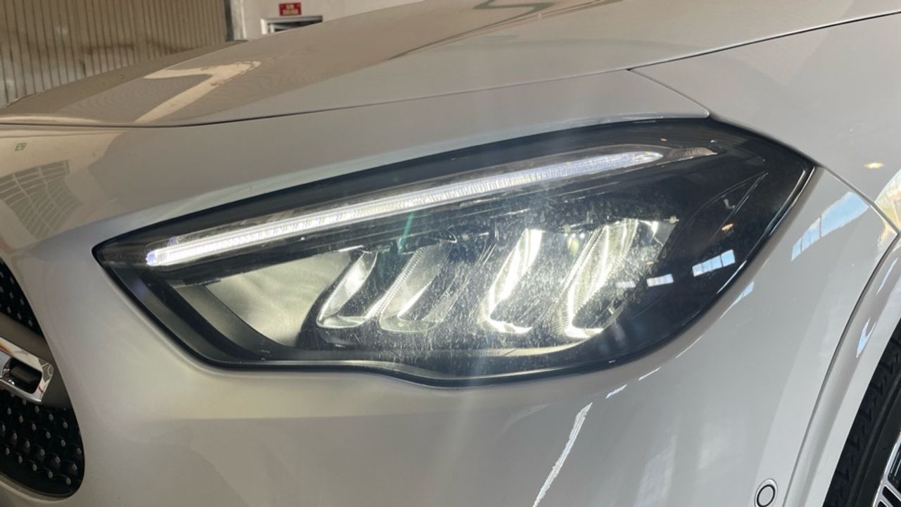 Foto Mercedes-Benz Clase GLA 15