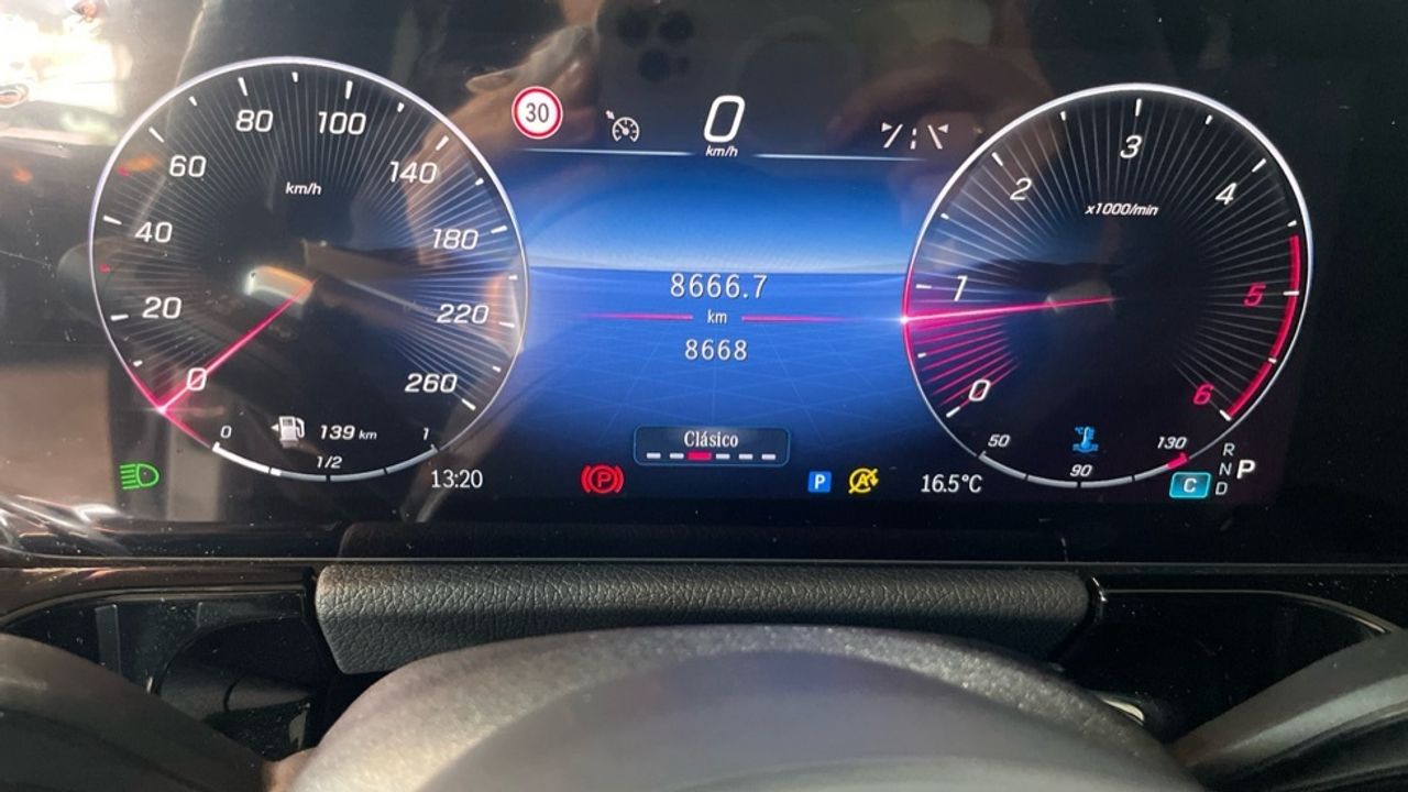 Foto Mercedes-Benz Clase GLA 29