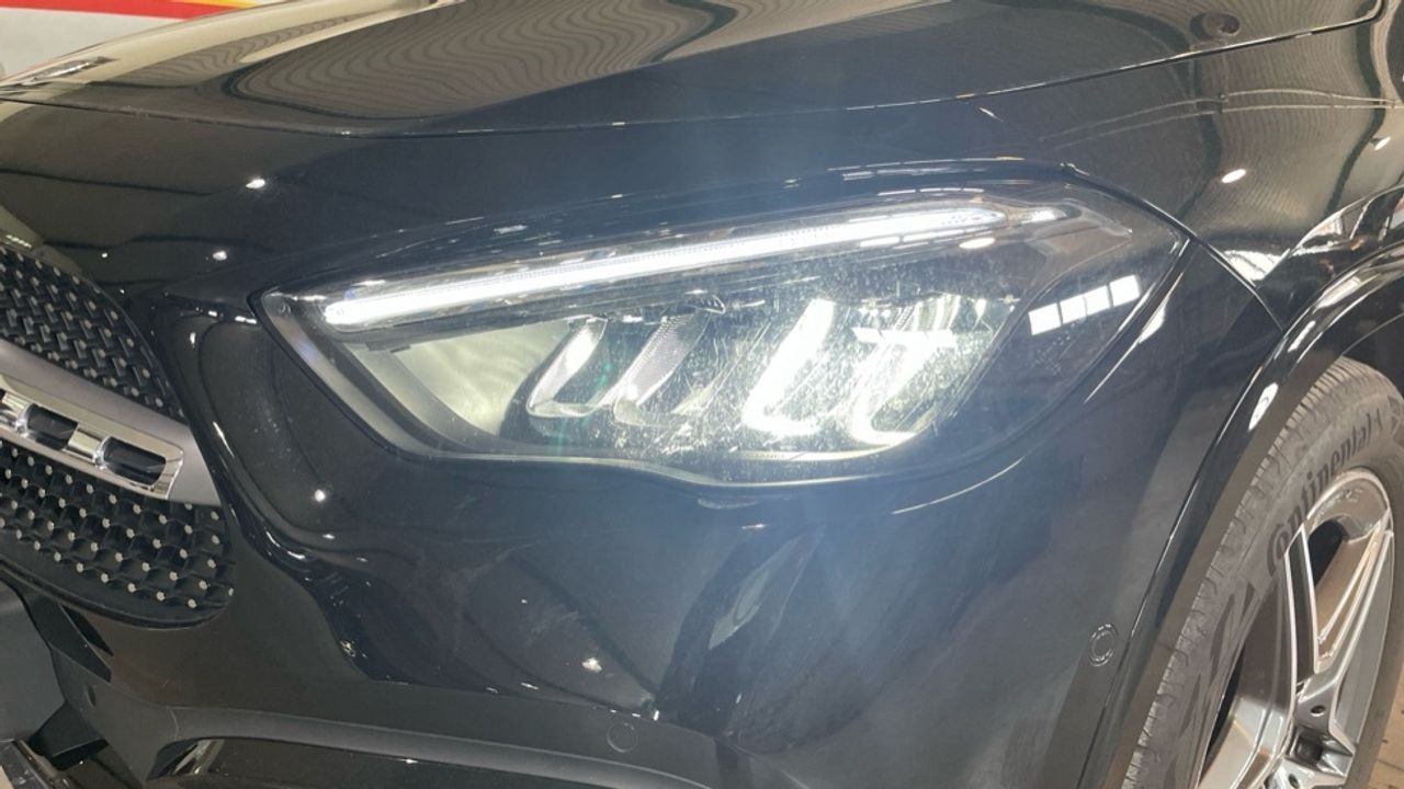 Foto Mercedes-Benz Clase GLA 15