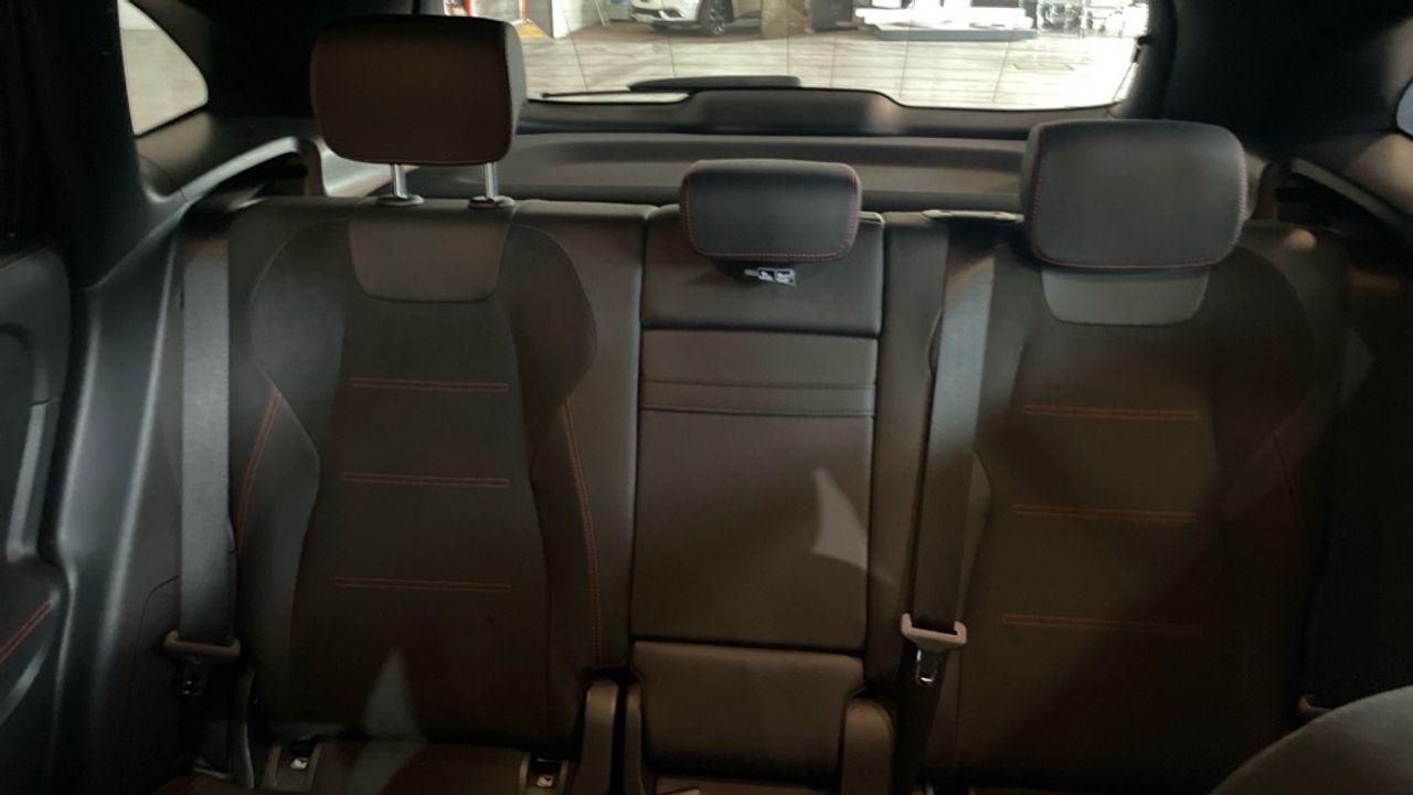 Foto Mercedes-Benz Clase GLA 29